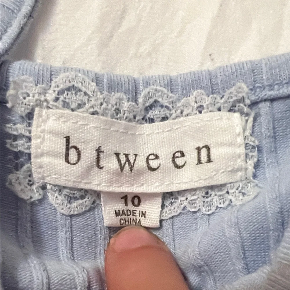 Btween Light Blue Lace-Trimmed Garment - Picture 2 of 4